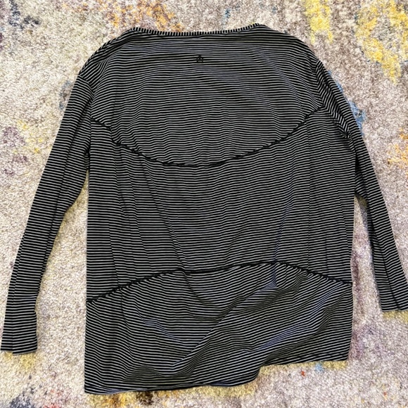 Lululemon Back in Action Top - Picture 3 of 4